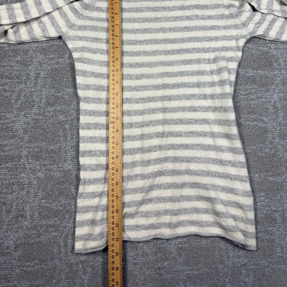 Old Navy Sweater Womens M Gray White Stripe 100% Cashmere Pullover Soft Cozy - Picture 3 of 5